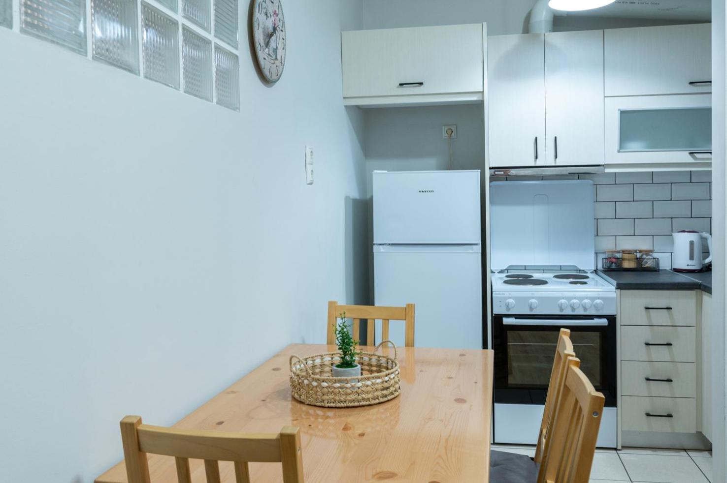 Entire Apt, 2 Bdrm, City Center Athén Kültér fotó
