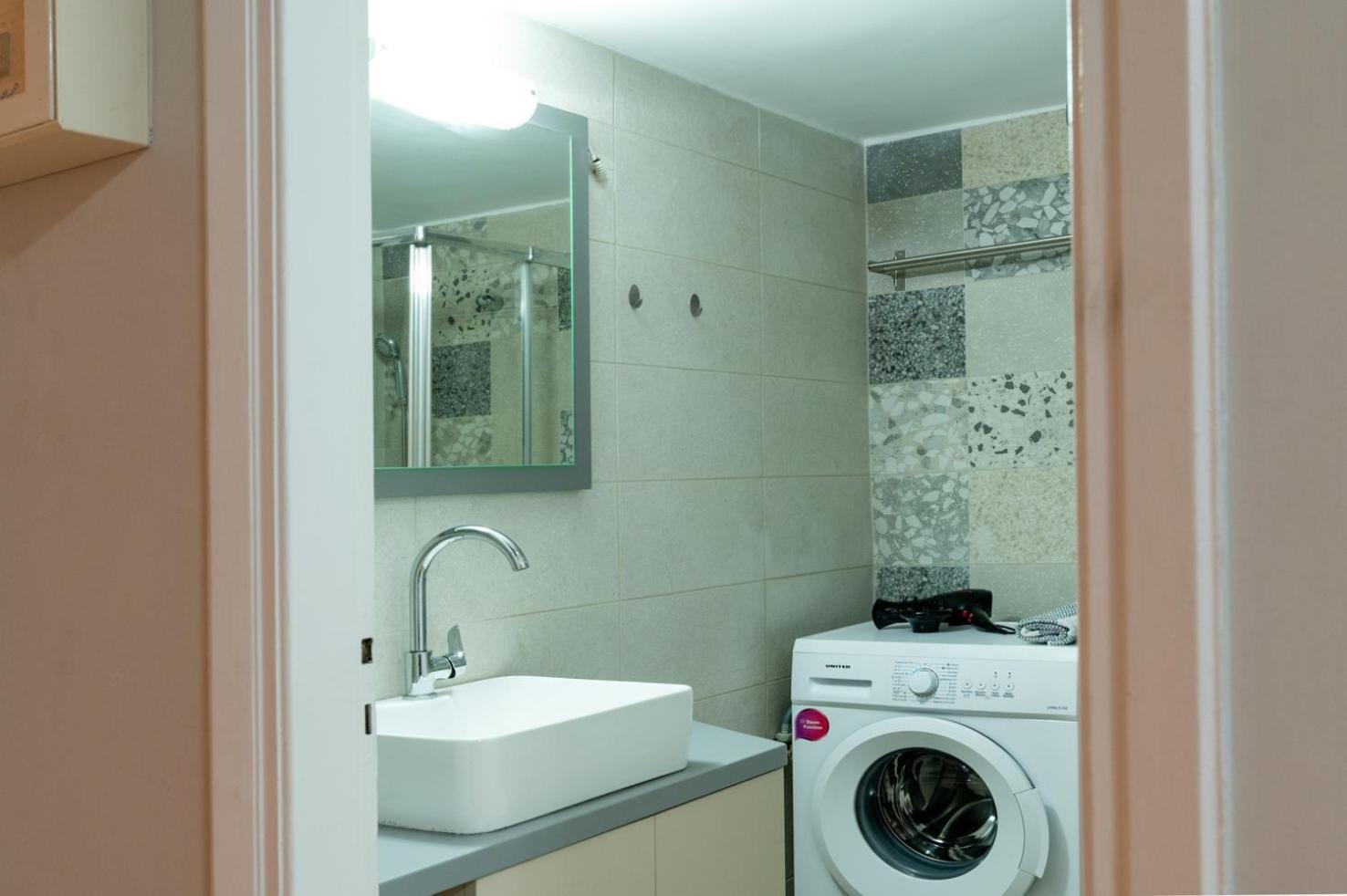 Entire Apt, 2 Bdrm, City Center Athén Kültér fotó